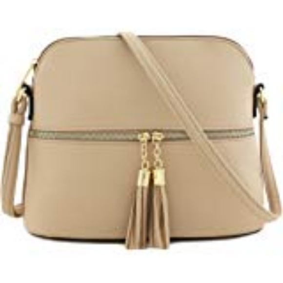 deluxity Handbags - NWT DELUXITY Tassel Zipper Pocket Crossbody Bag